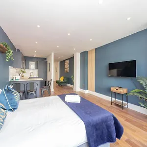 2cq*morden Studio Flat *moments Away From Seafront Apartment